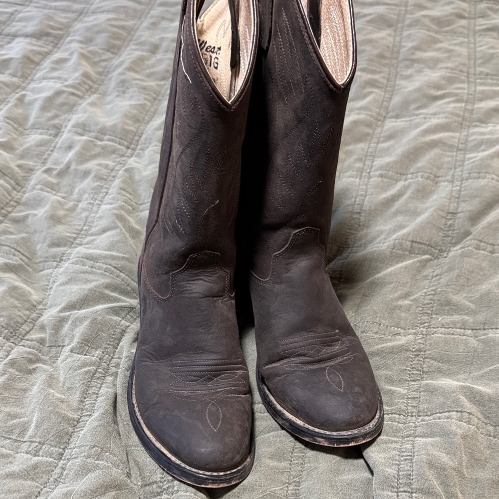 Stylish Kids' Black Heeled Boots